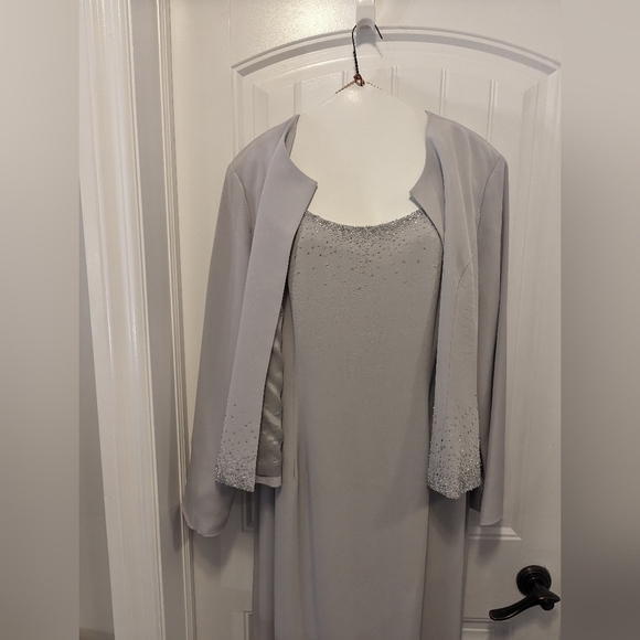 Silver beaded 2 piece lightweight dress set Size 18 - Picture 6 of 17